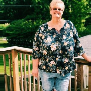 Meet your Posher, Connie